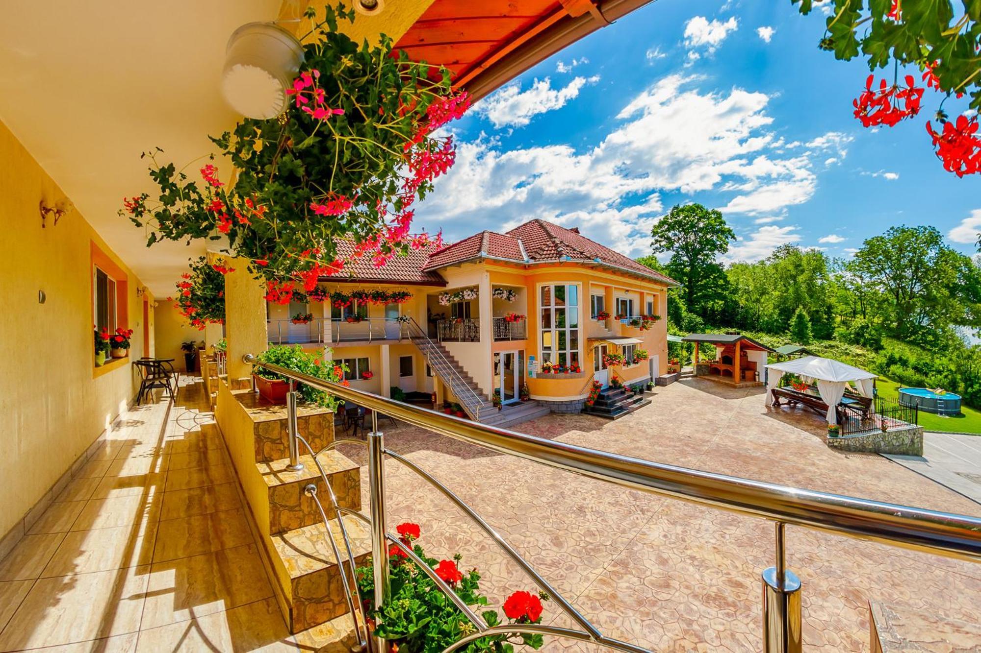 Valea Magurii Hotel Novaci Străini Exterior foto