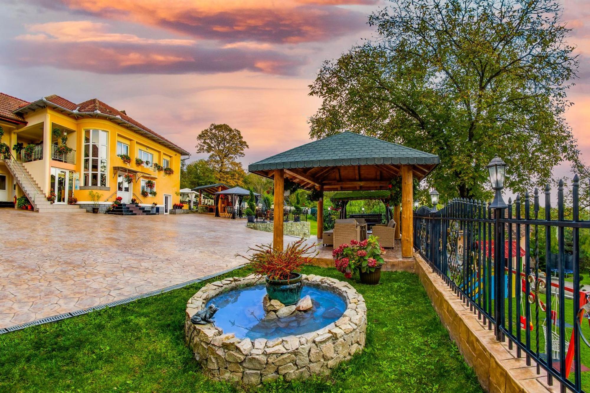 Valea Magurii Hotel Novaci Străini Exterior foto