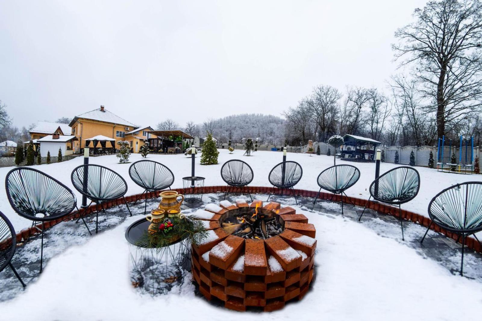 Valea Magurii Hotel Novaci Străini Exterior foto