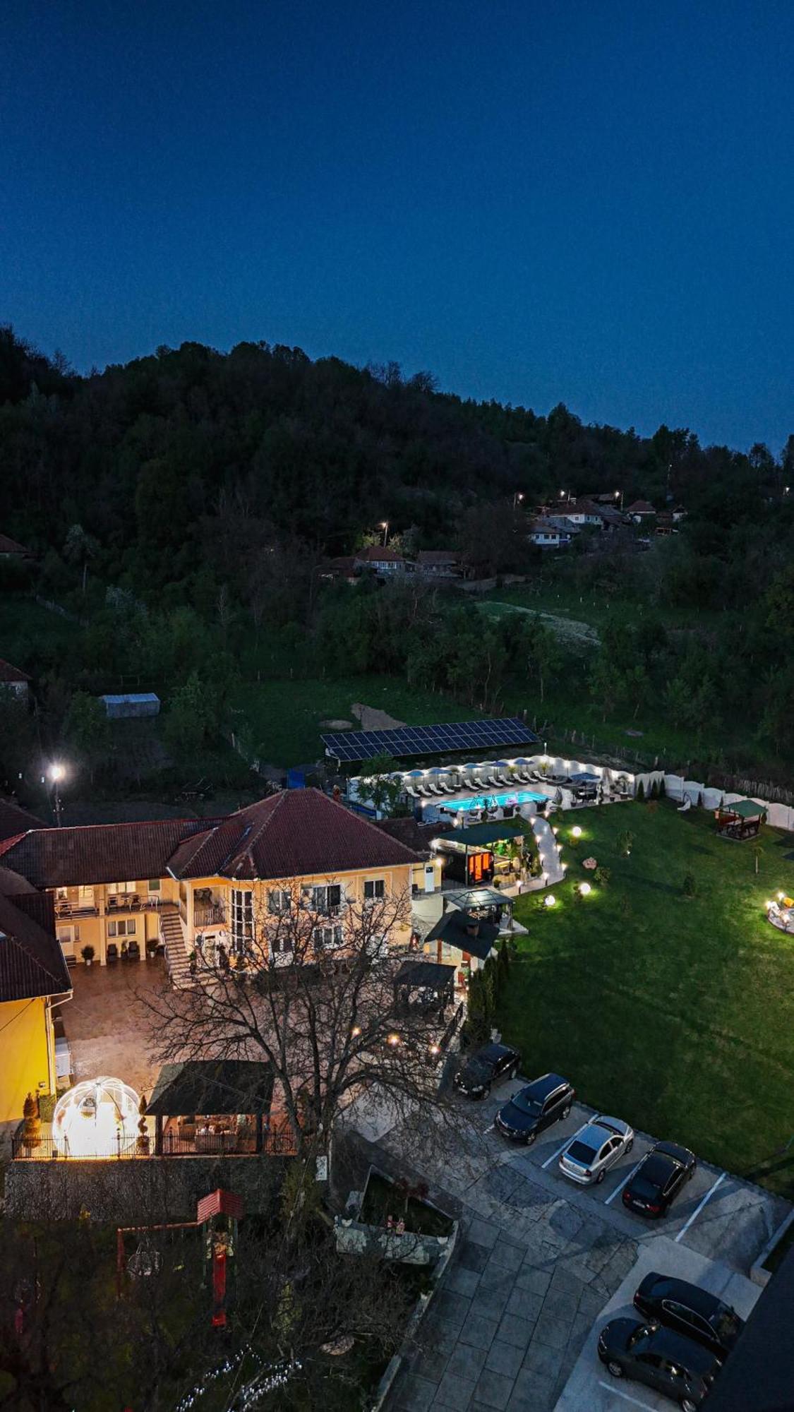 Valea Magurii Hotel Novaci Străini Exterior foto